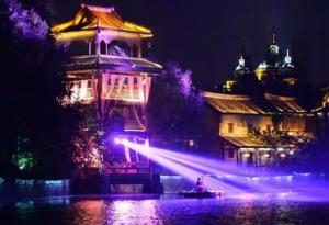 【重磅】今晚，國際光影藝術(shù)節(jié)點燈儀式在天鵝湖濕地公園舉行！